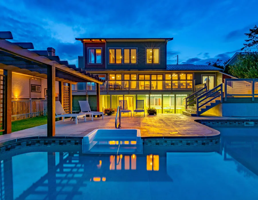 Temperature-controlled swimming pool